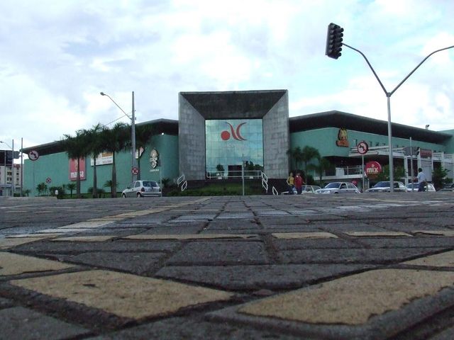 Avenida Center