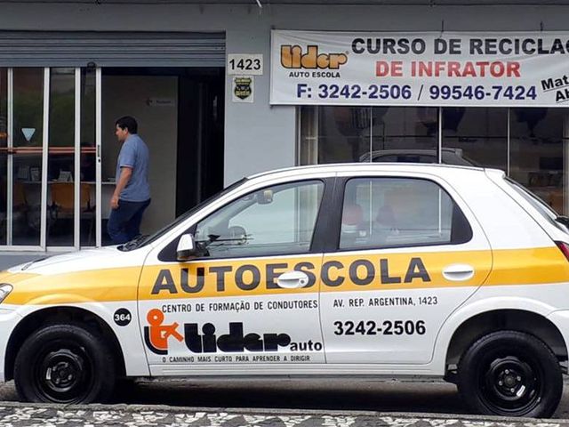 Foto de Auto Escola Líder - Água Verde - Curitiba / PR